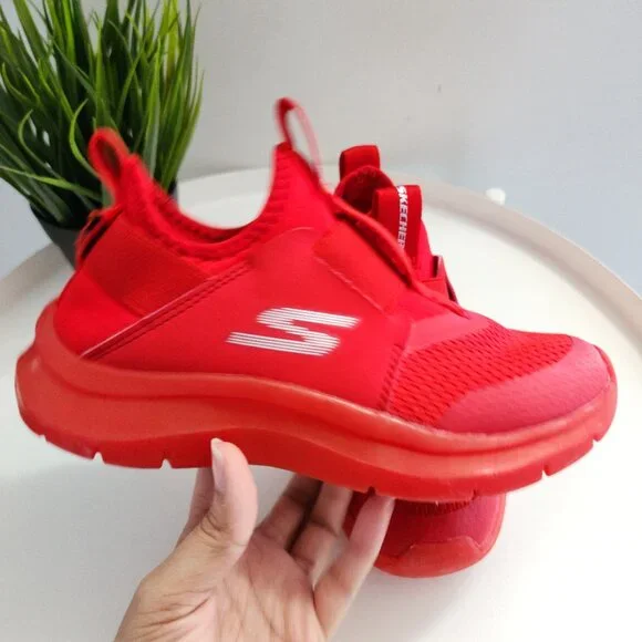 (Pre-loved) Skechers Slip-on Sneakers - Picture 6 of 11